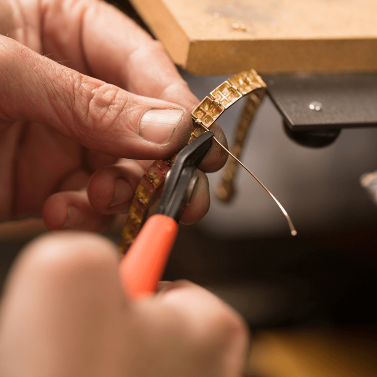 Bracelet and Chain Alterations: Crafting a custom fit