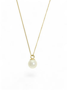 White Pearl Pendant Necklace in 18ct Yellow Gold