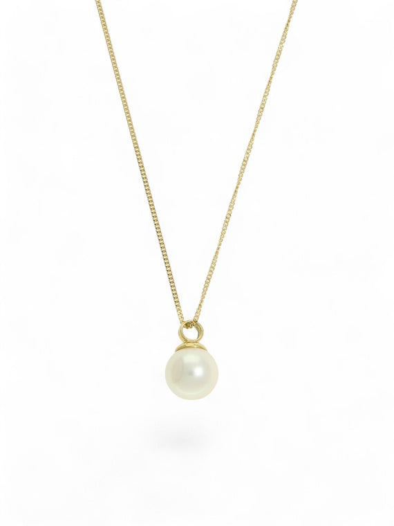 White Pearl Pendant Necklace in 18ct Yellow Gold