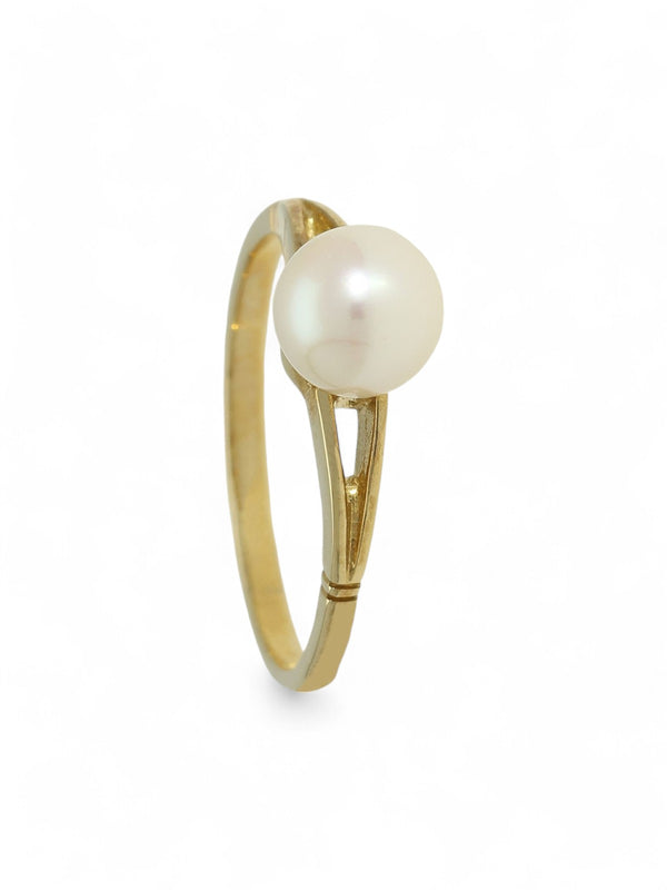 White Cultured Pearl Ring in 9ct Yellow Gold