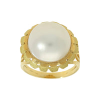 Pre Owned Mabe Pearl Dress Ring in Yellow Gold