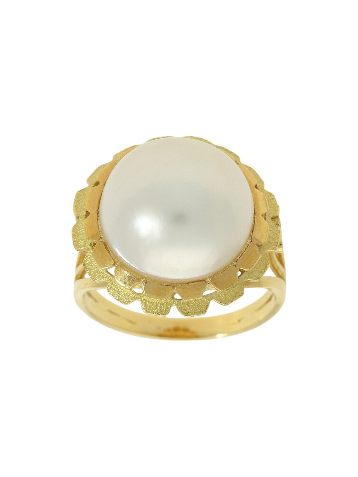 Pre Owned Mabe Pearl Dress Ring in Yellow Gold