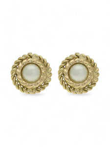 Pre Owned Cultured Pearl Stud Earrings in 9ct Yellow Gold