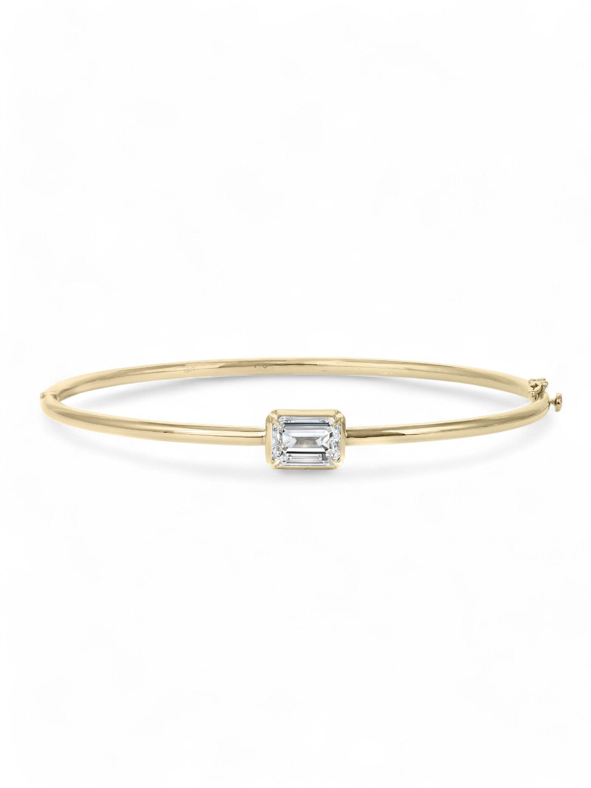 Clarity Diamond™ Emerald 1.58ct Lab Grown Diamond Hinged Bangle in 18ct Yellow Gold