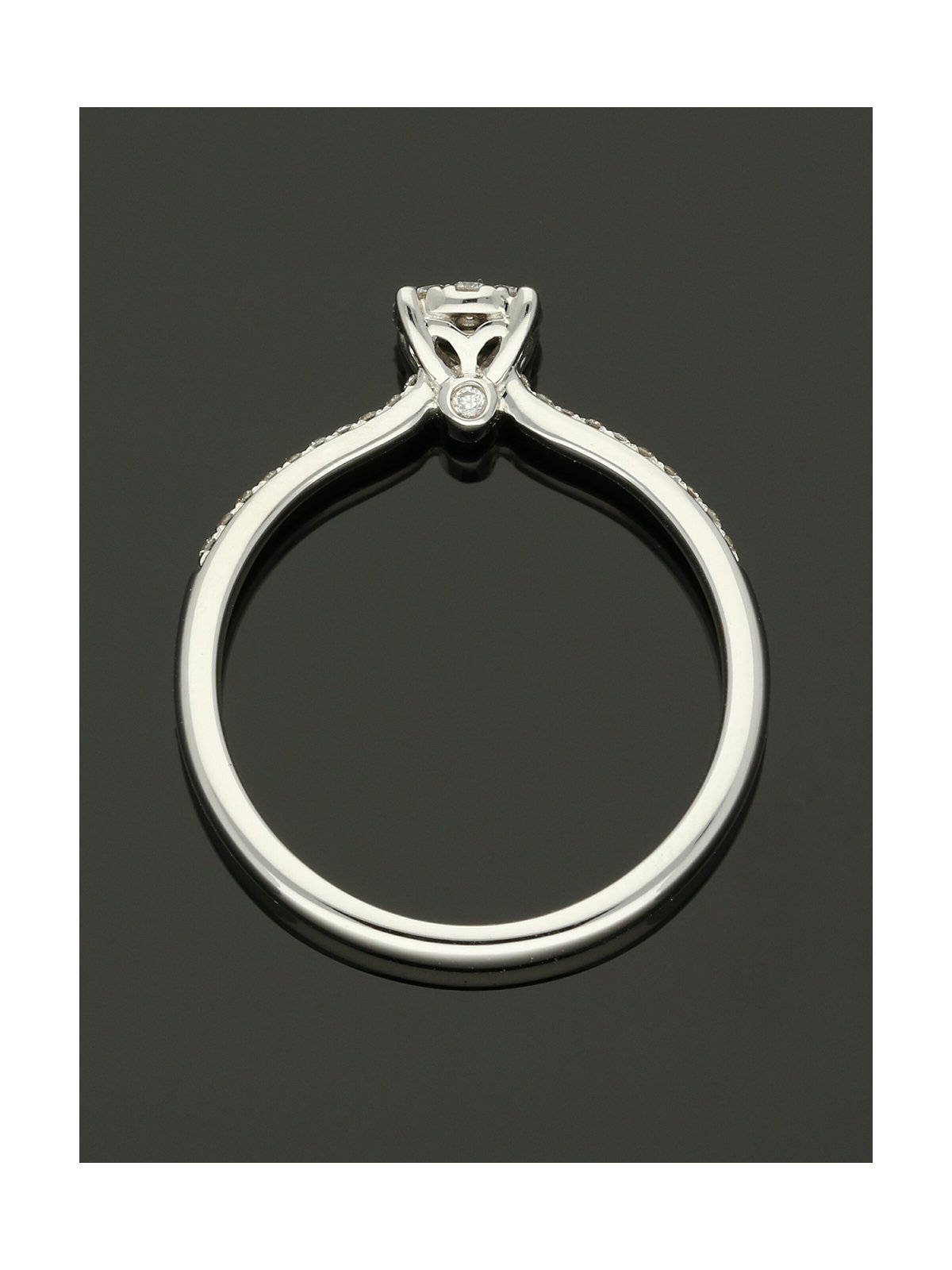 Diamond Cluster Ring 0.18ct Round Brilliant Cut in 18ct White Gold with Diamond Shoulders