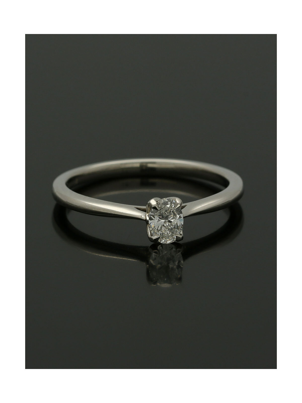 Diamond Solitaire Engagement Ring 0.25ct Oval Cut in Platinum