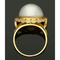 Pre Owned Mabe Pearl Dress Ring in Yellow Gold